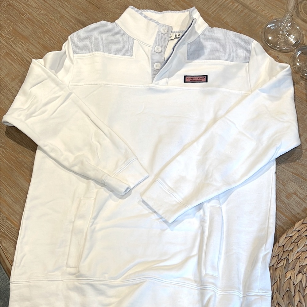 Ladies, vineyard, vines, white with baby blue seersucker size extra small/small